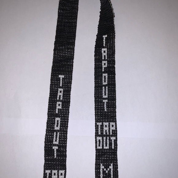 Bead necklace. - Picture 3 of 4